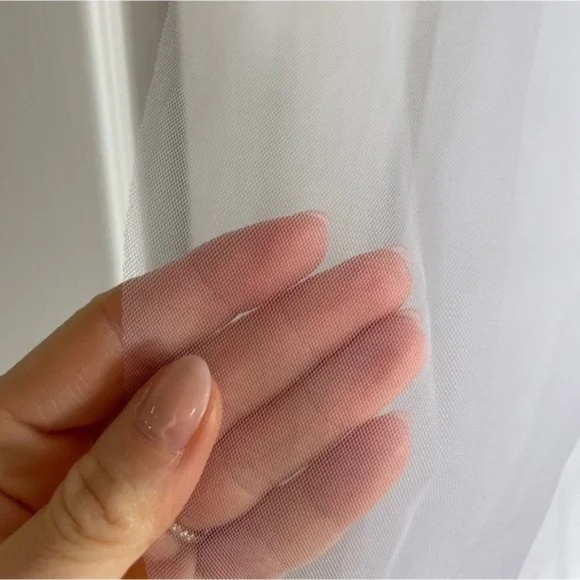 Designer White Fingertip Wedding Veil - Picture 3 of 7